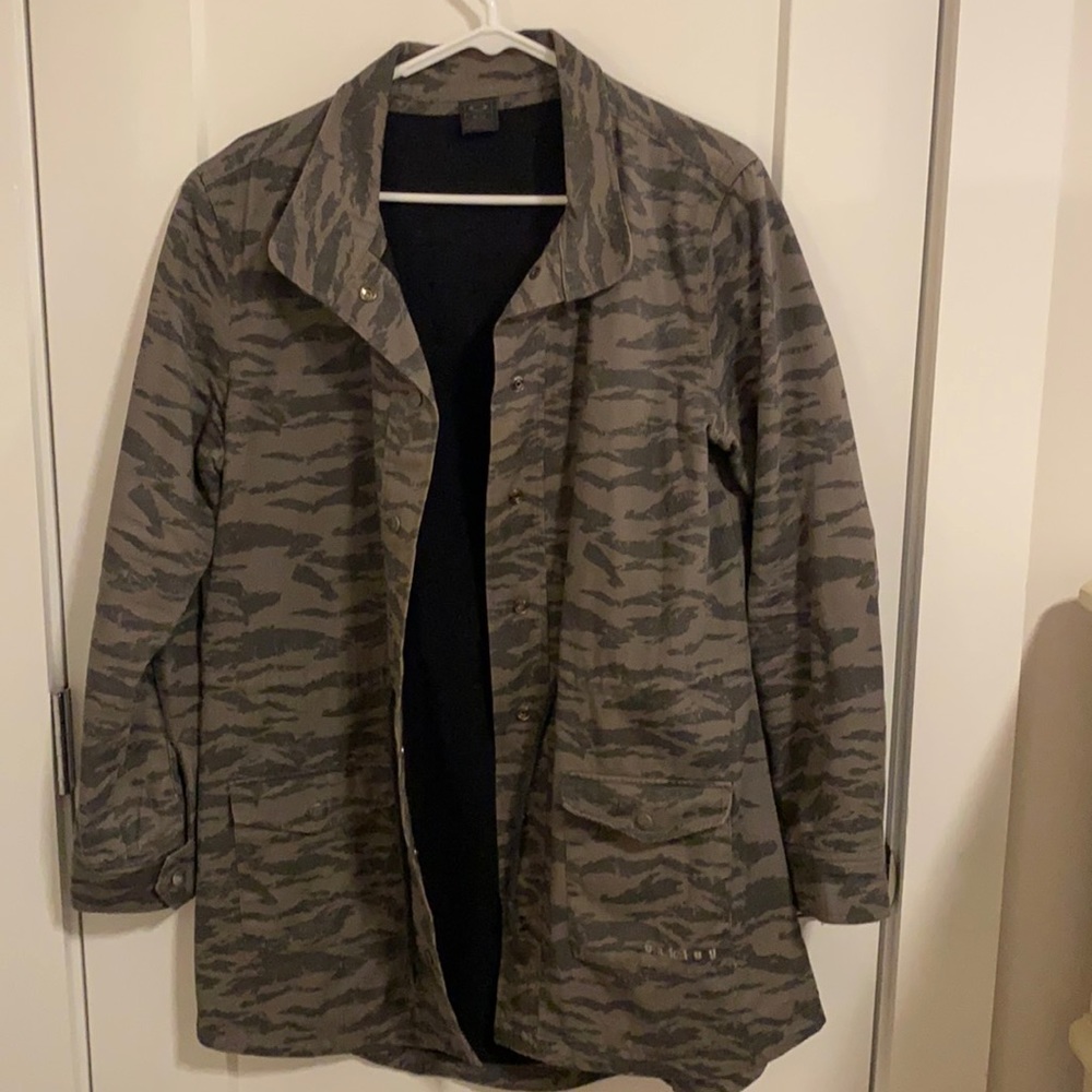 Oakley Jacket Size Medium - image 1